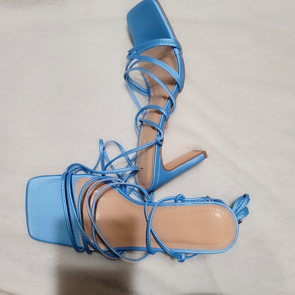 Just In 💙Baby Blue Strappy Lace Up Mid Heel - Picture 6 of 8